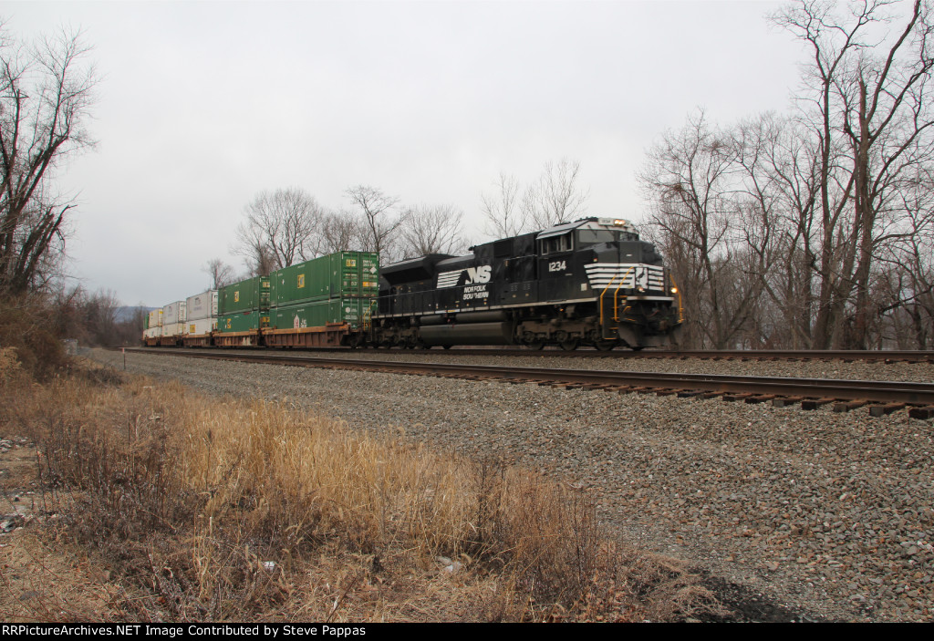 NS 1234 takes train 258 East at Milepost 116